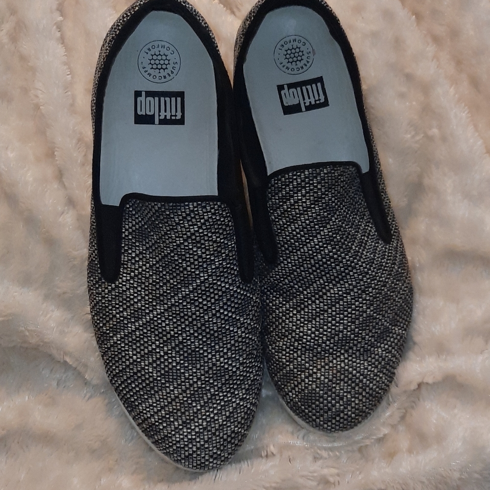 Fit flop loafer